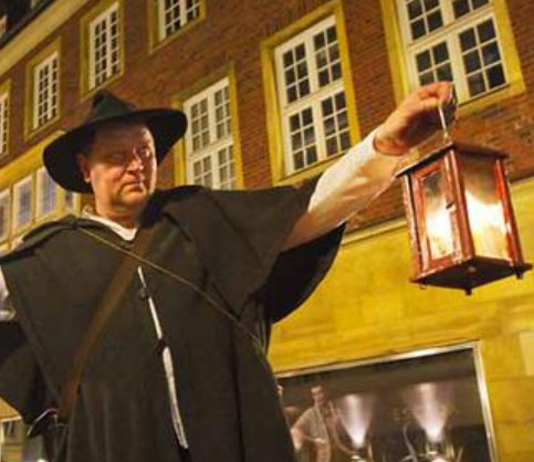 Start Abendprogramm<br> um 17:30 Uhr