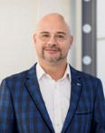 Dr. Axel Strasser