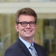 Dr. Arndt Selbach