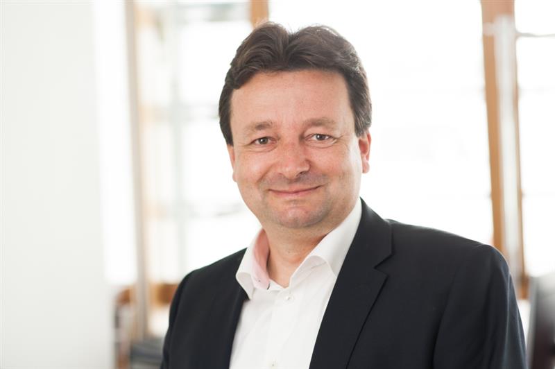 Oliver Schmitz