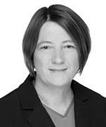 Dr. Julia Pfeil