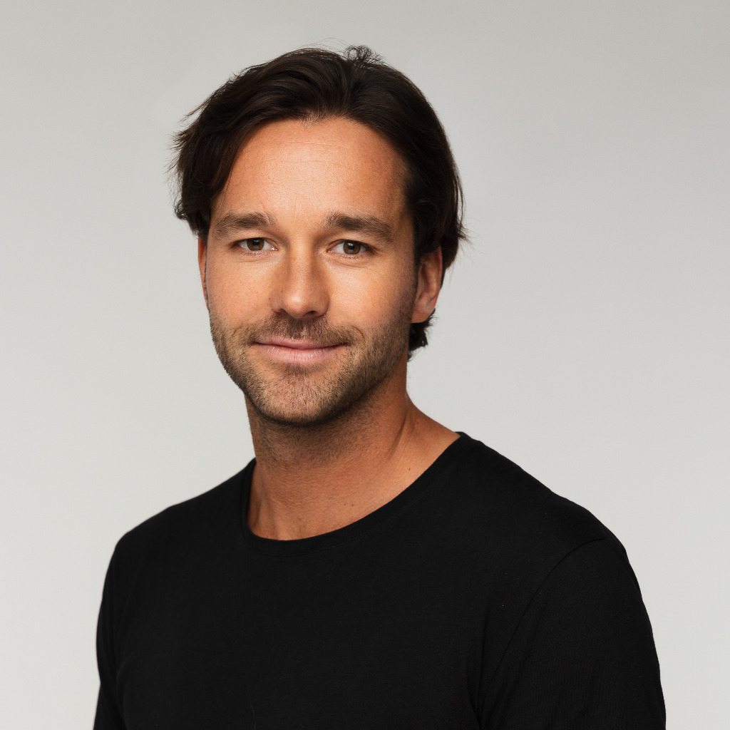 Dr. Marius Diegel