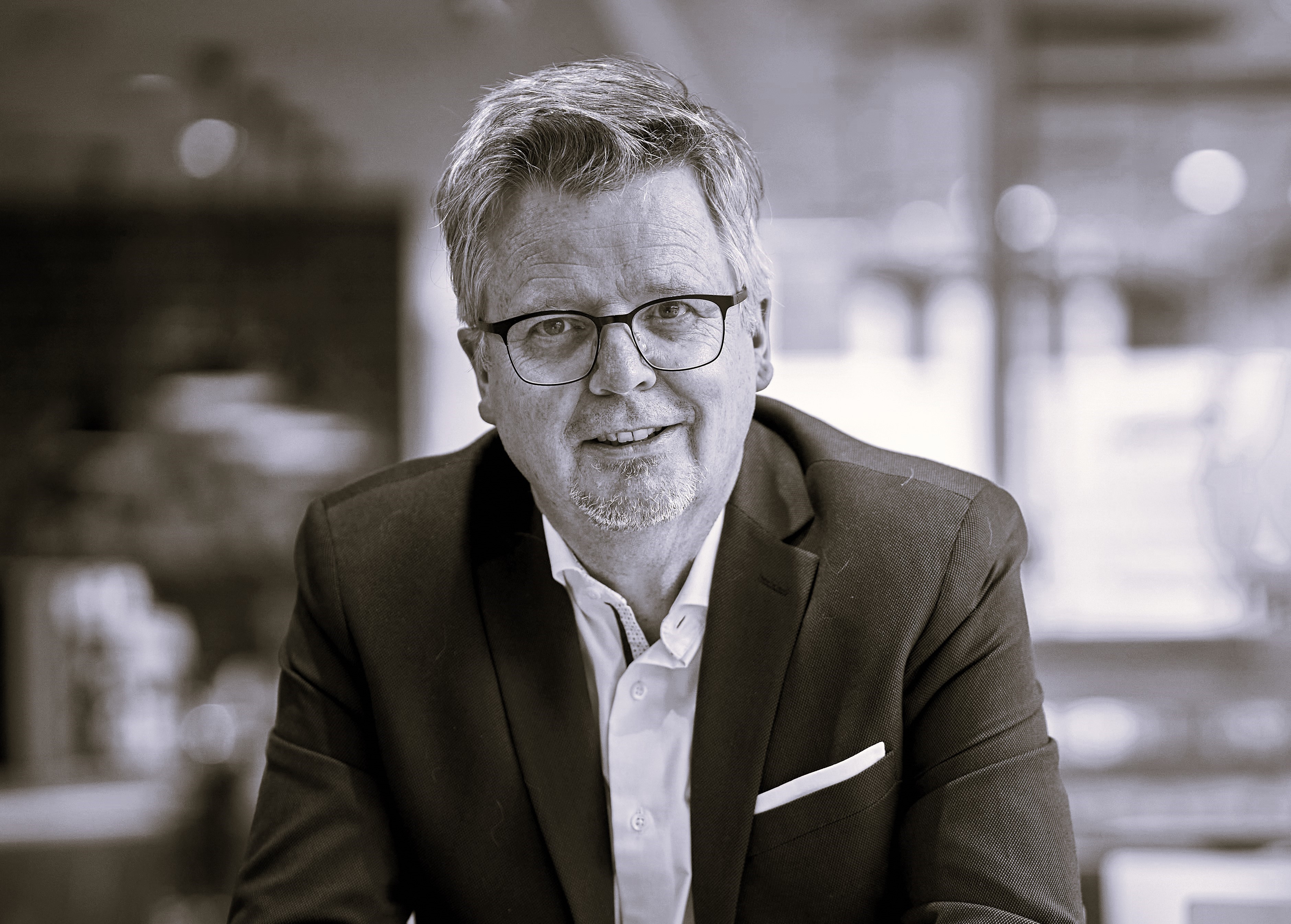 Dr. Robert Kecskes