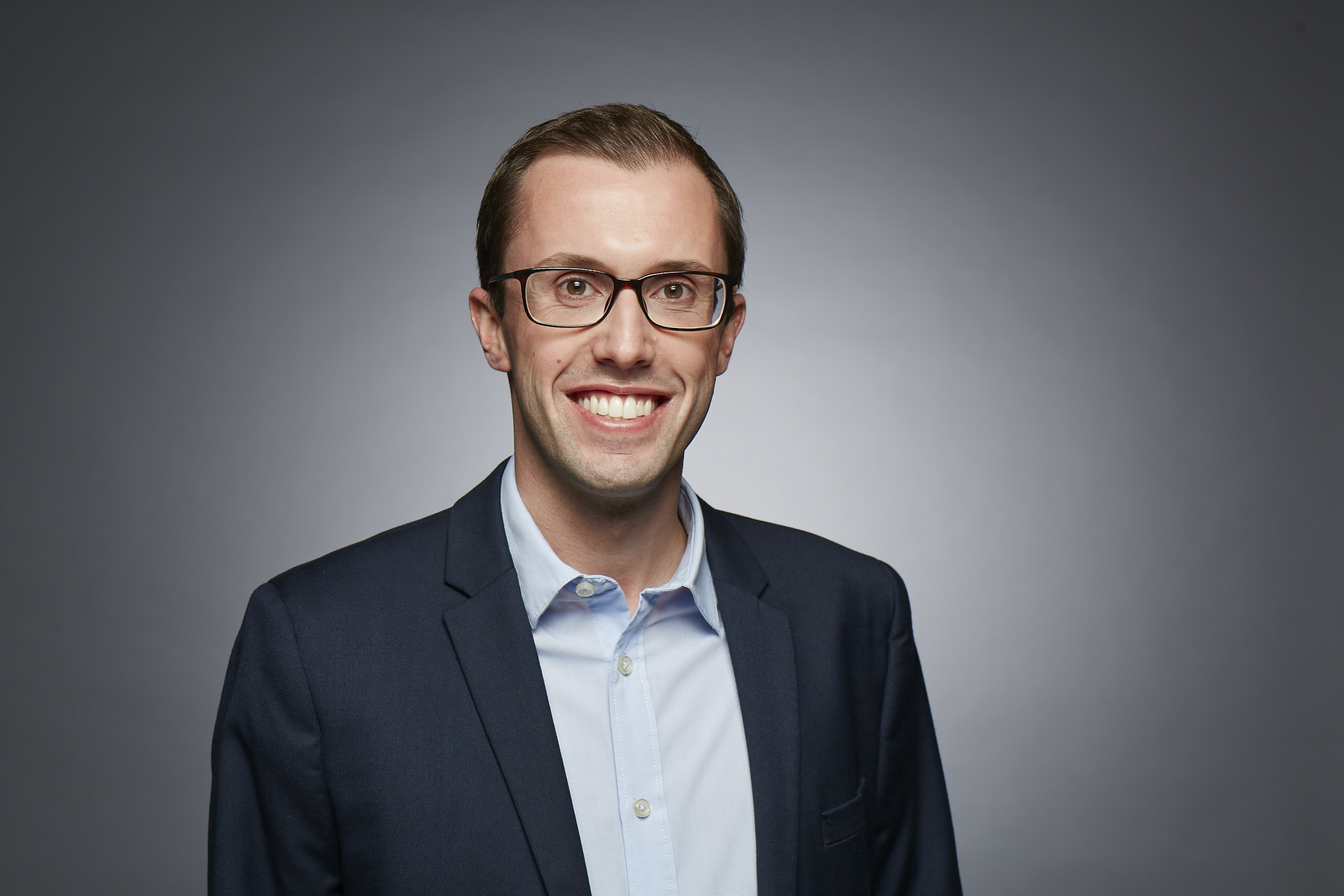 Dr. Julian Engel