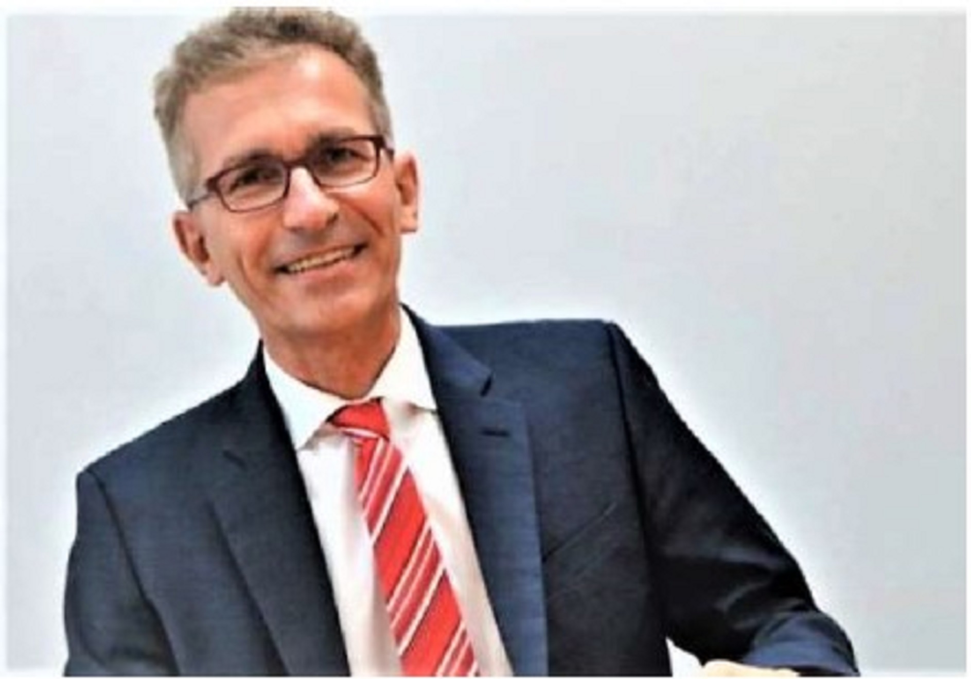 Dr. Tim Philippi